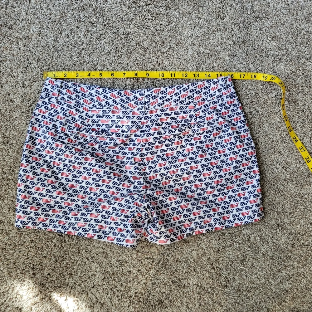 Vineyard Vines flag 🐋 print shorts 4 - Picture 4 of 7